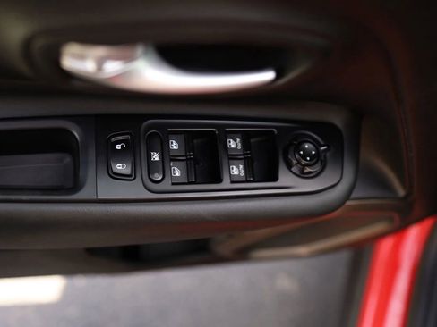 Used 2023 Jeep Renegade Latitude AWD/4WD image 11