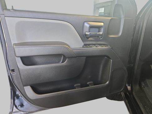 Used 2018 Chevrolet Silverado 1500 Custom w/ Custom Value Package AWD/4WD image 30