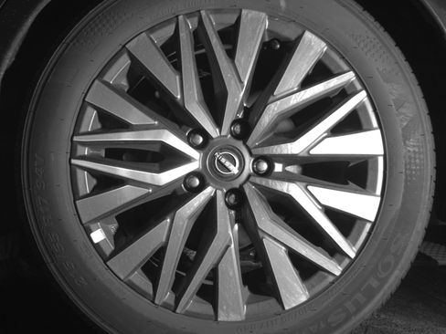 Used 2025 Nissan Altima 2.5 SV image 14