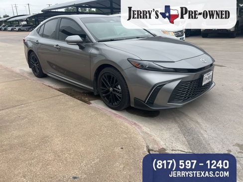 Used 2025 Toyota Camry SE w/ Multimedia Upgrade Package FWD image 2