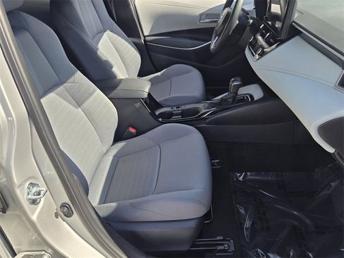 Used 2025 Toyota Corolla SE image 17