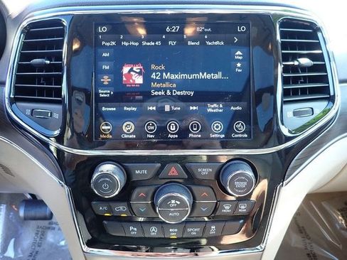 Used 2021 Jeep Grand Cherokee Overland AWD/4WD image 28