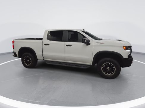 Used 2024 Chevrolet Silverado 1500 ZR2 w/ Technology Package AWD/4WD image 2