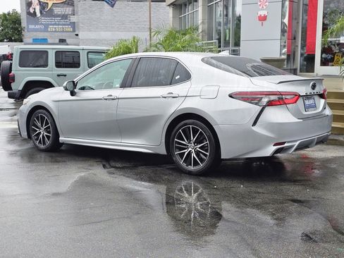 Used 2024 Toyota Camry SE image 5