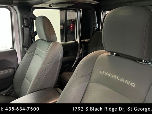 Used 2020 Jeep Gladiator Overland image 16
