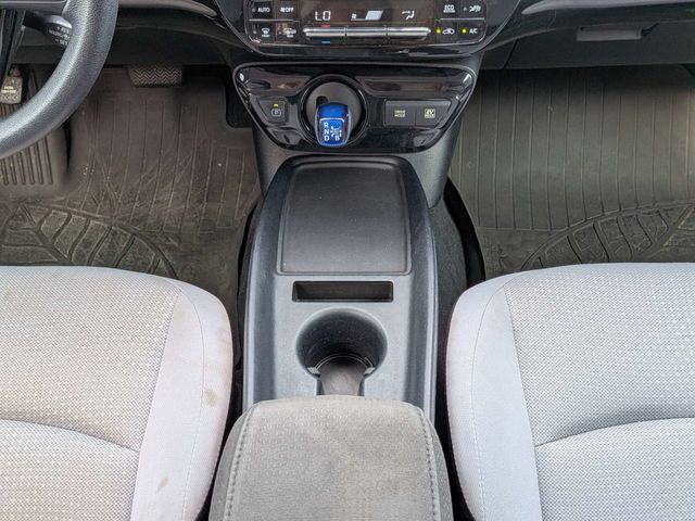 Used 2020 Toyota Prius LE AWD/4WD image 21