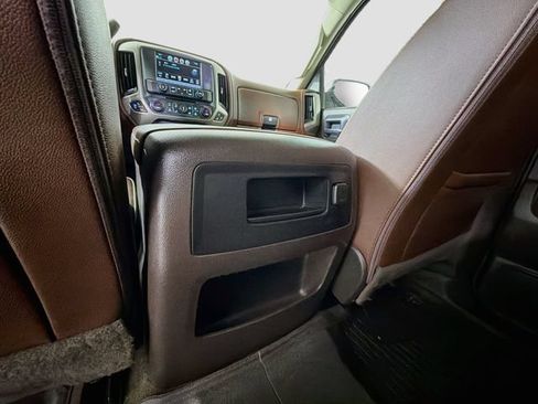 Used 2018 Chevrolet Silverado 1500 High Country RWD image 27