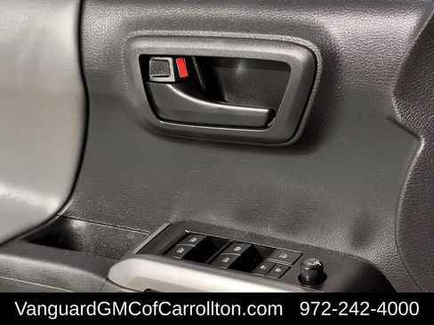 Used 2022 Toyota Tacoma TRD Off-Road image 24