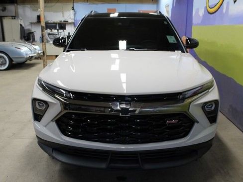 Used 2026 Chevrolet TrailBlazer RS w/ Convenience Package AWD/4WD image 3