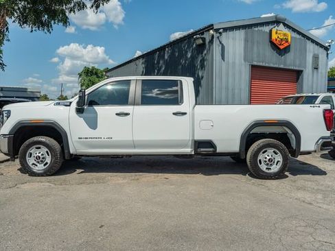 Used 2024 GMC Sierra 2500 Pro w/ Convenience Package AWD/4WD image 3