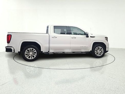Used 2022 GMC Sierra 1500 Denali AWD/4WD image 4