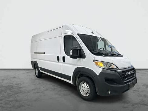Used 2025 RAM ProMaster 2500 w/ Convenience Group FWD image 2