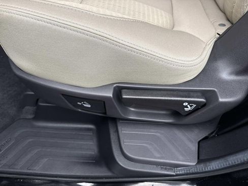 Certified 2025 Subaru Ascent Premium w/ Premium Package image 14