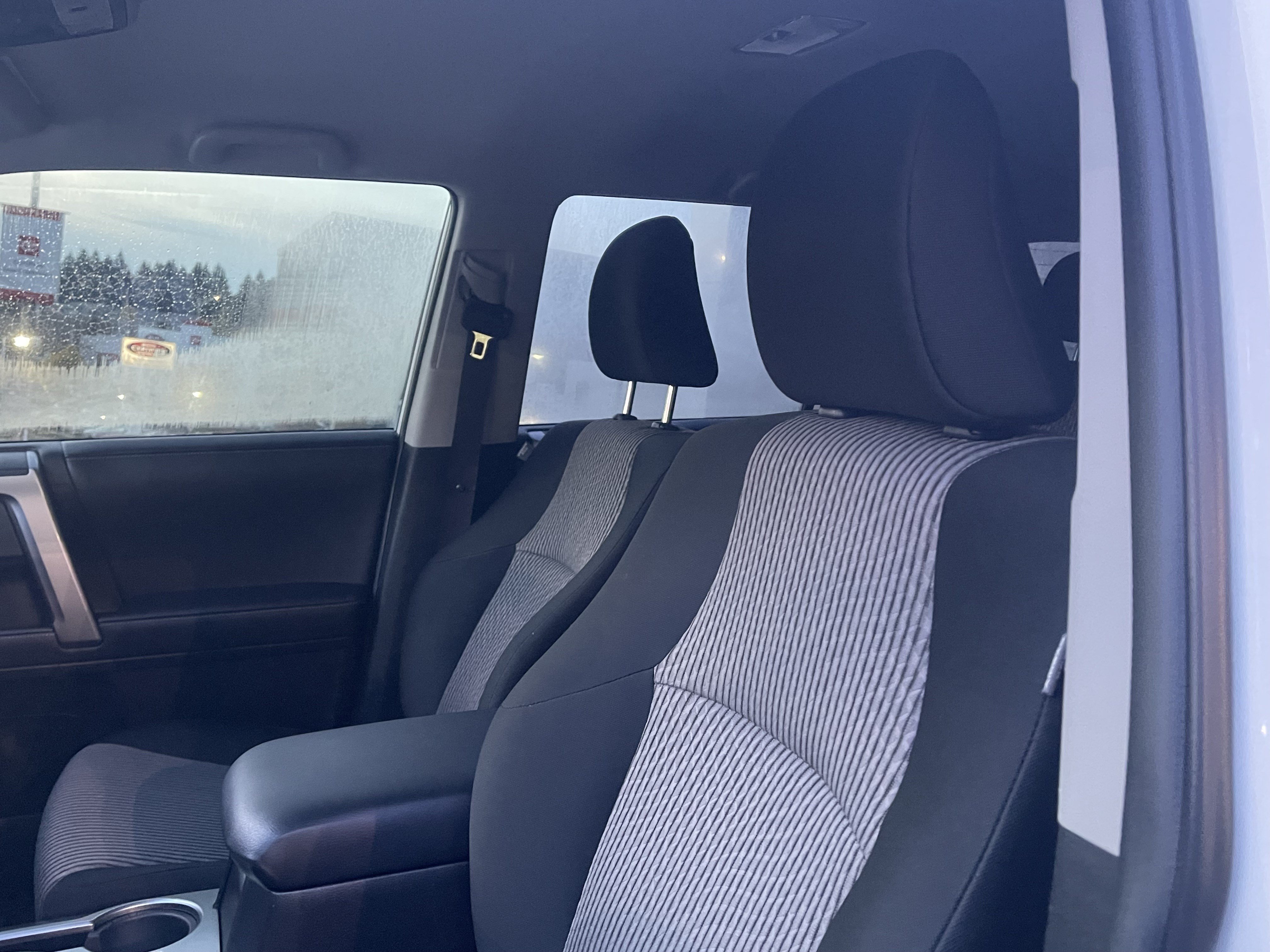Used 2022 Toyota 4Runner SR5 AWD/4WD image 18