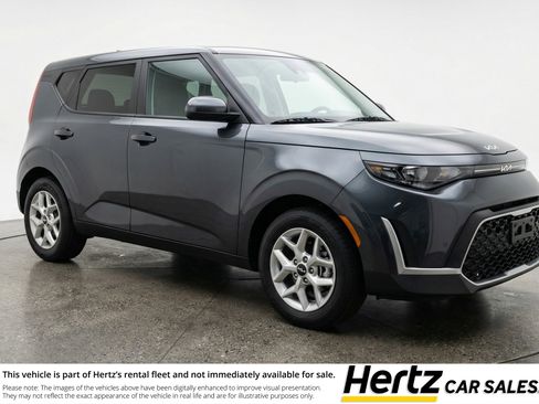 Used 2025 Kia Soul LX w/ LX Technology Package FWD image 1