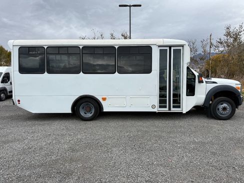 Used 2014 Ford F550 4X2 2dr Regular Cab 140.8 200. image 2