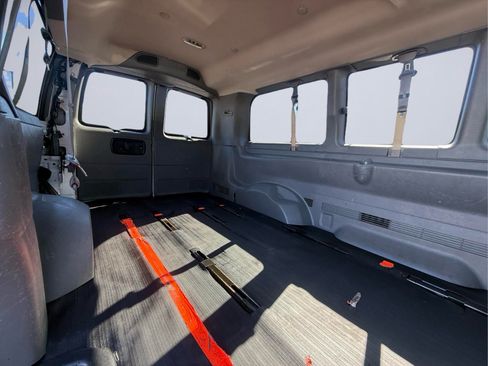 Used 2019 Chevrolet Express 2500 LS RWD image 9