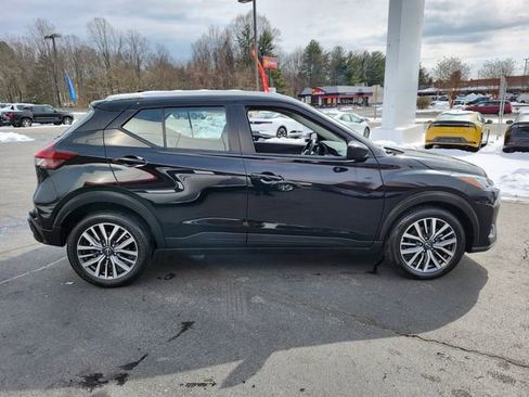 Used 2024 Nissan Kicks SV image 8