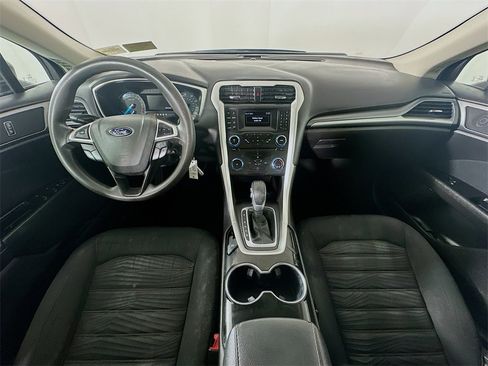 Used 2016 Ford Fusion SE image 10