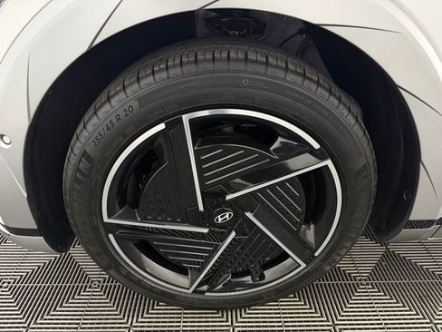 Used 2025 Hyundai Ioniq 5 Limited AWD/4WD image 12