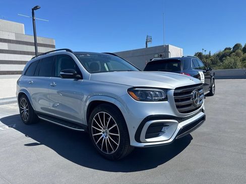 Used 2026 Mercedes-Benz GLS 450 4MATIC w/ AMG Line Exterior image 3