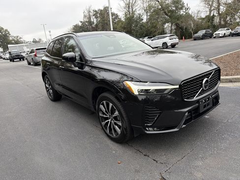 Certified 2025 Volvo XC60 B5 Plus image 2