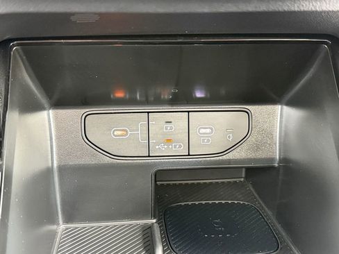 Certified 2025 Kia Sorento SX Prestige w/ Sage Leather Package image 19