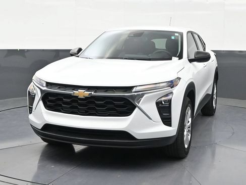 Used 2024 Chevrolet Trax LS FWD image 8