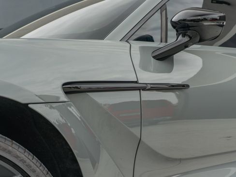 Used 2025 Aston Martin DBX 707 AWD/4WD image 25