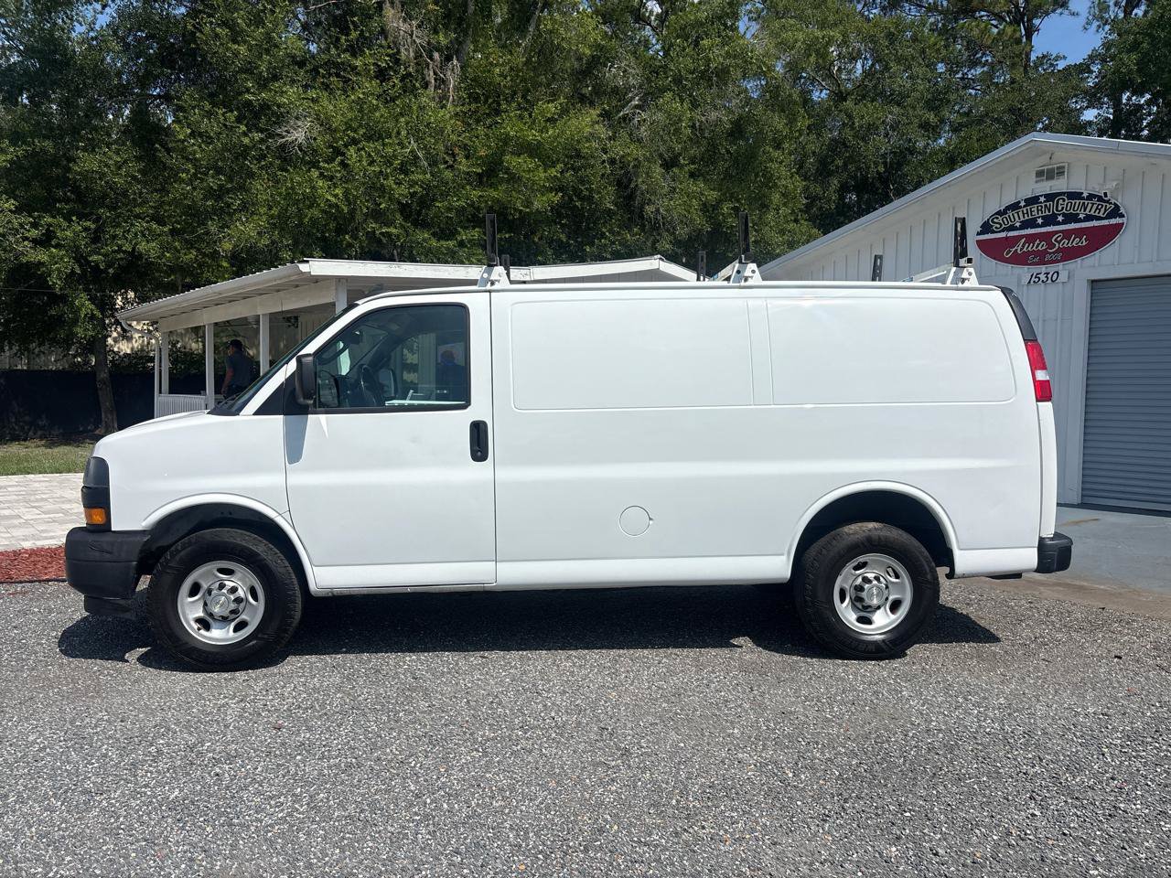 Used 2020 Chevrolet Express 2500 RWD image 5