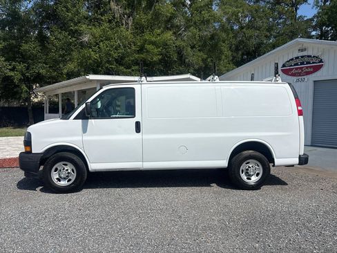 Used 2020 Chevrolet Express 2500 w/ Communications Package RWD image 5