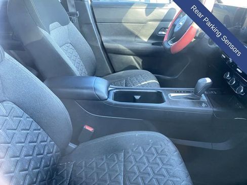 Used 2025 Nissan Kicks SV FWD image 10
