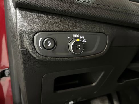 Used 2025 Chevrolet TrailBlazer LT image 25