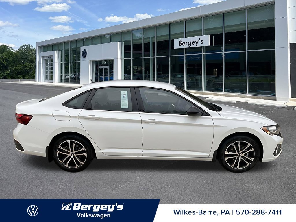 Certified 2023 Volkswagen Jetta Sport FWD image 10