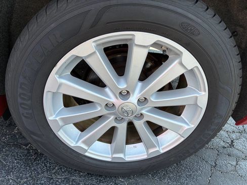 Used 2010 Toyota Venza image 30