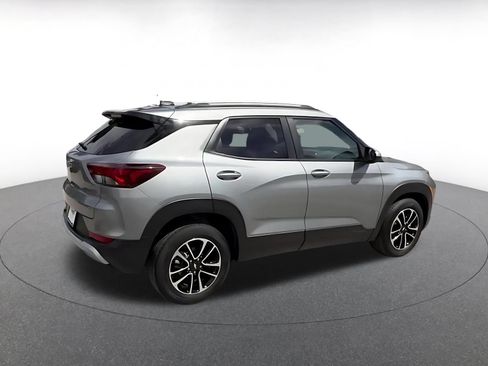 Used 2025 Chevrolet TrailBlazer LT FWD image 11
