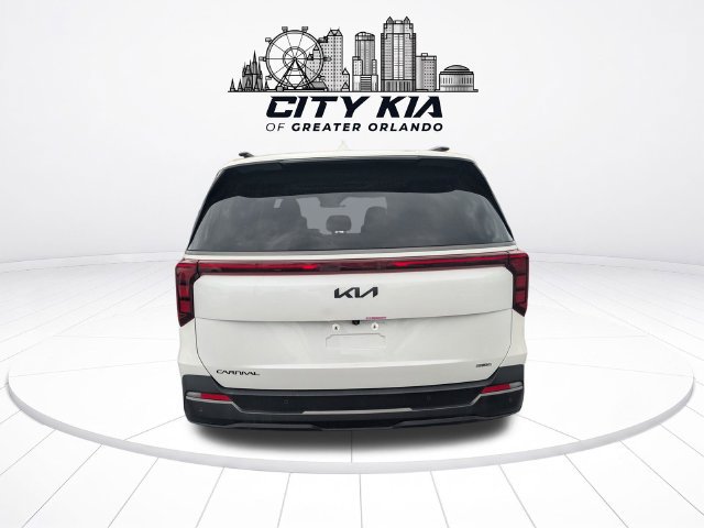 Certified 2025 Kia Carnival SX FWD image 4