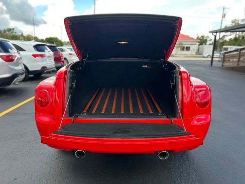 Used 2005 Chevrolet SSR w/ Preferred Equipment Group RWD image 25