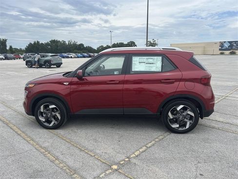 New 2025 Hyundai Venue Limited image 14