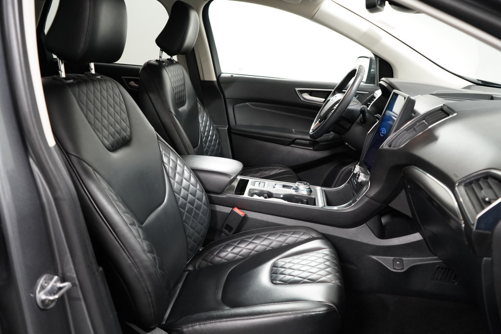 Certified 2024 Ford Edge Titanium AWD/4WD image 31