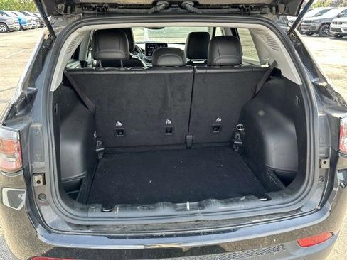 Certified 2022 Jeep Compass Latitude image 11