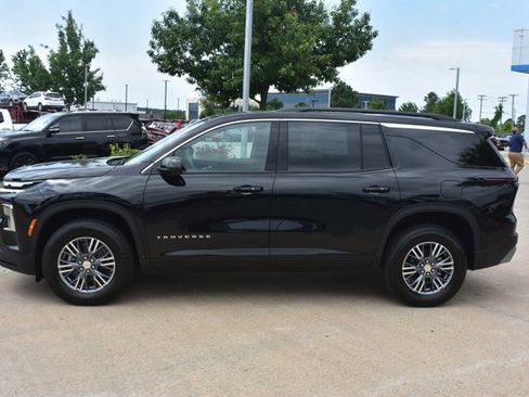 New 2026 Chevrolet Traverse LT w/ Driver Confidence Package FWD image 9
