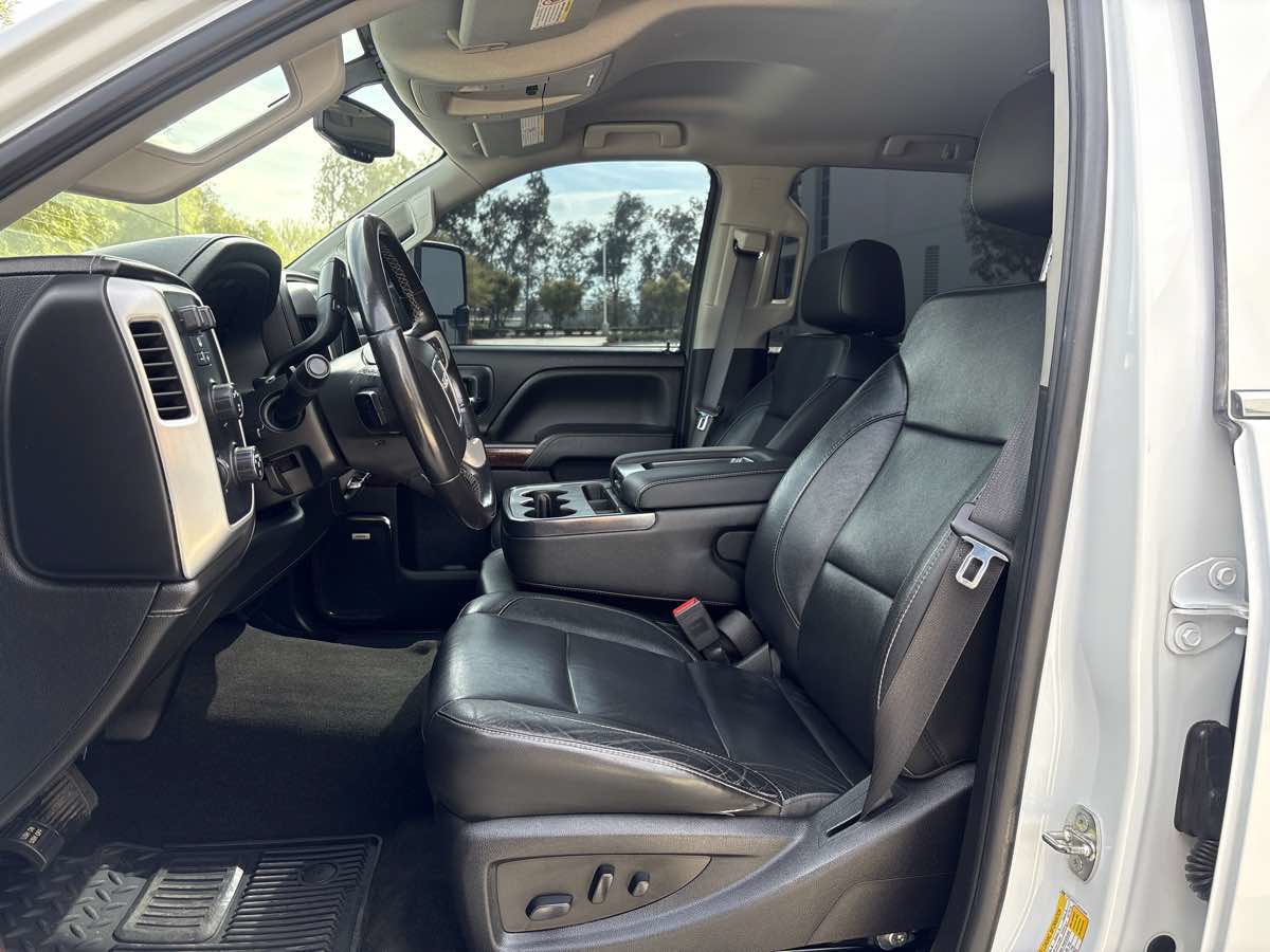 Used 2018 GMC Sierra 2500 SLT w/ Duramax Plus Package AWD/4WD image 19
