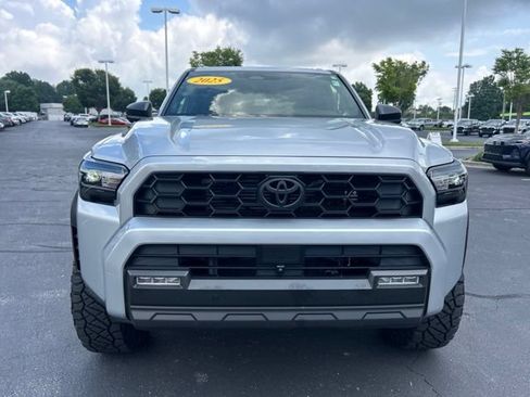 Used 2025 Toyota 4Runner TRD Off-Road Premium AWD/4WD image 2