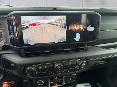 New 2026 Jeep Gladiator Sport AWD/4WD image 15