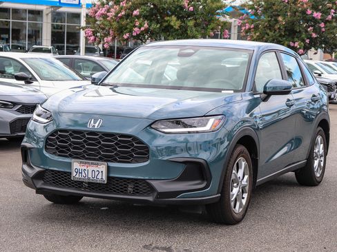 Certified 2024 Honda HR-V LX image 3