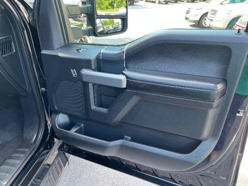 Used 2018 Ford F150 XLT w/ Equipment Group 302A Luxury AWD/4WD image 58