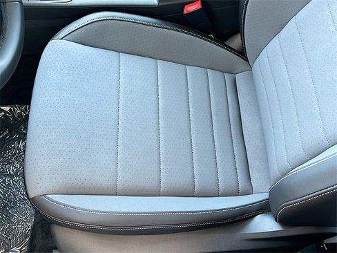 New 2025 Volkswagen Jetta SE image 18
