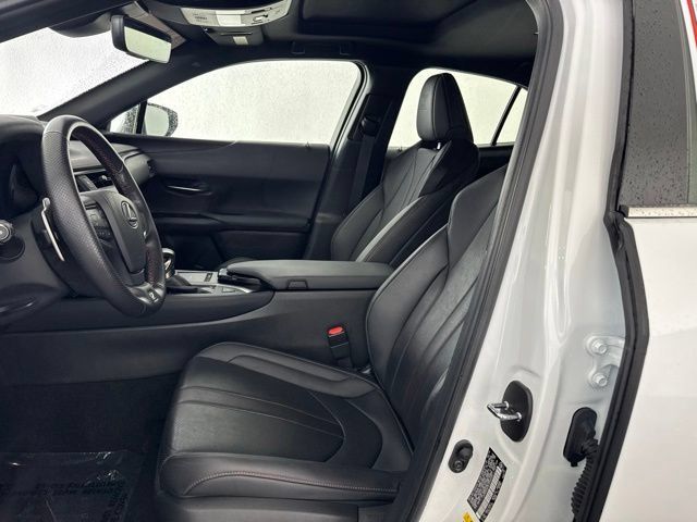 Used 2019 Lexus UX 200 F Sport w/ F Sport Premium Package FWD image 23