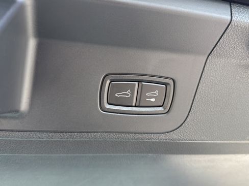 Used 2022 Porsche Panamera Platinum Edition w/ Sport Chrono Package RWD image 10